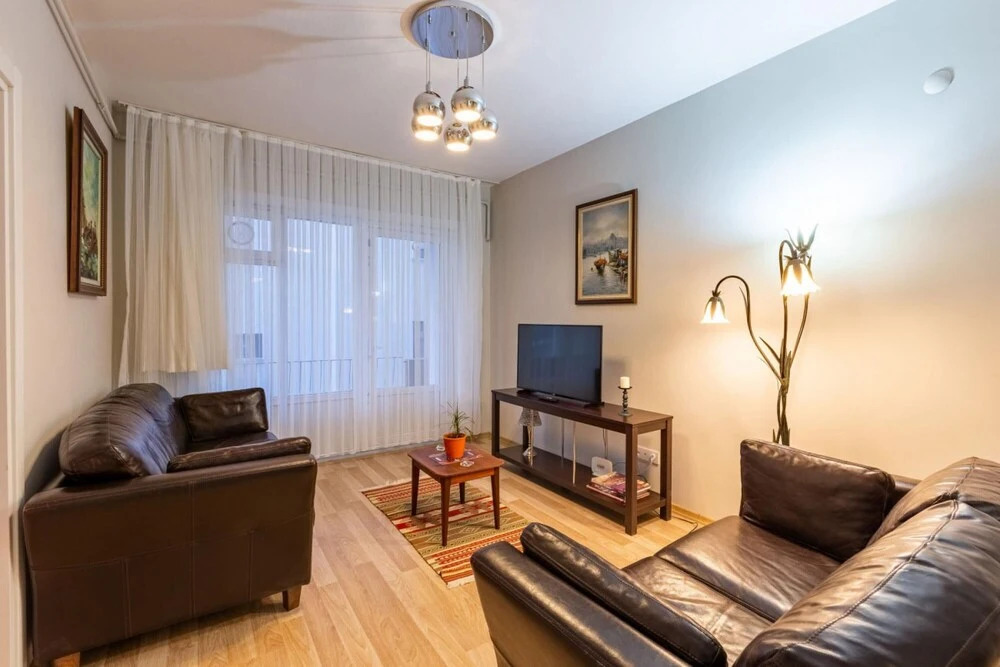 Central Flat Near the Bosphorus Shore in Uskudar