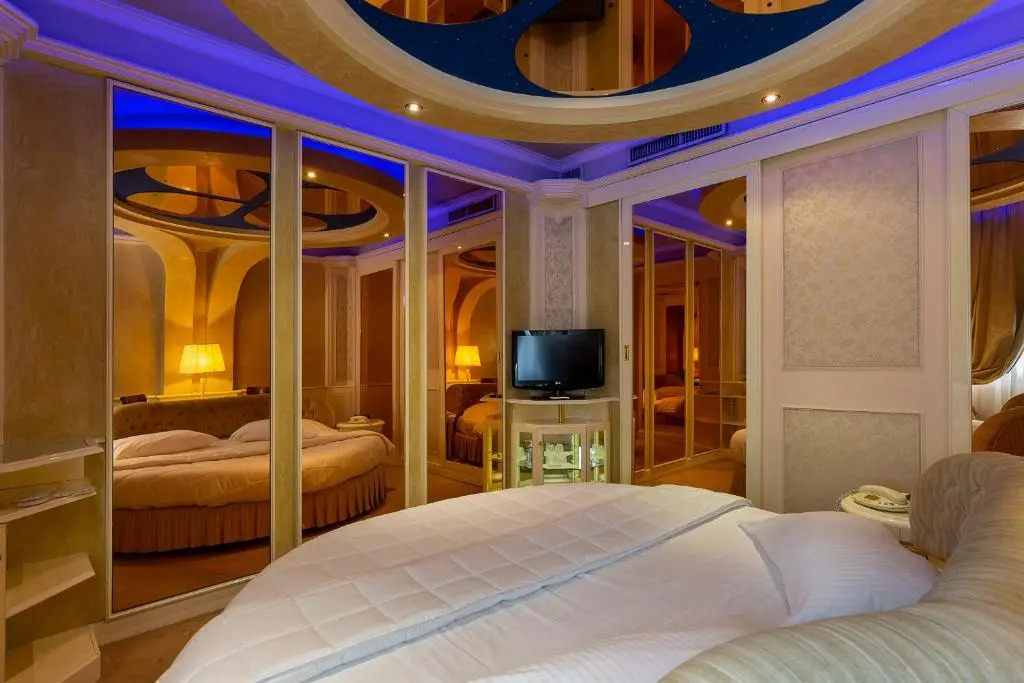 Dream Hotel