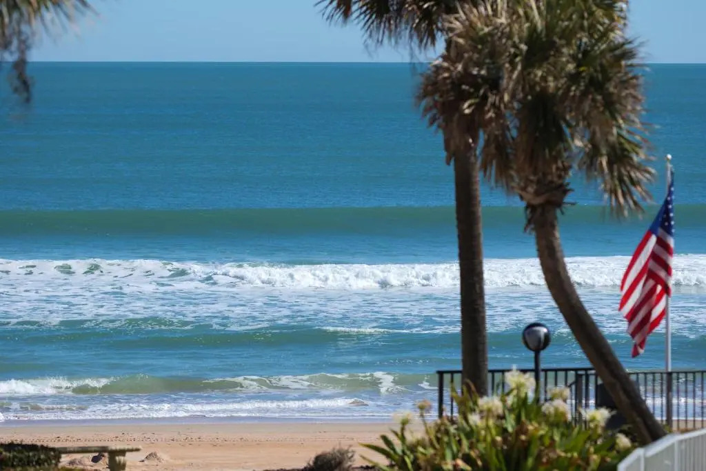 Bent Palm 218 by Distinctive Beach Rentals