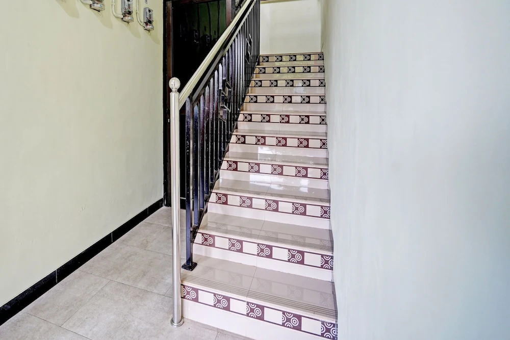 OYO Life 92043 Kost Barokah Syariah Madiun
