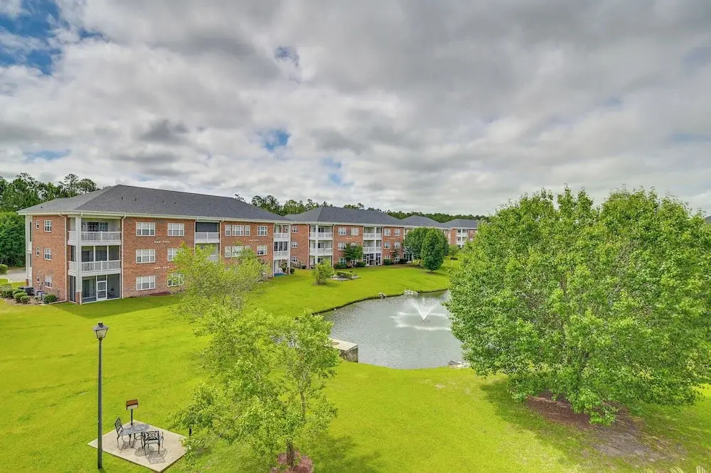 Myrtle Beach Condo w/ Large Balcony & Pool Access