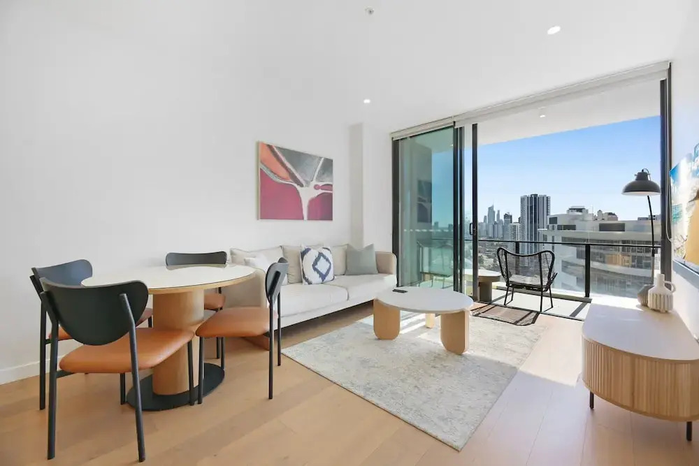 Elegant 2-bed Broadbeach Hotel With Ocean View