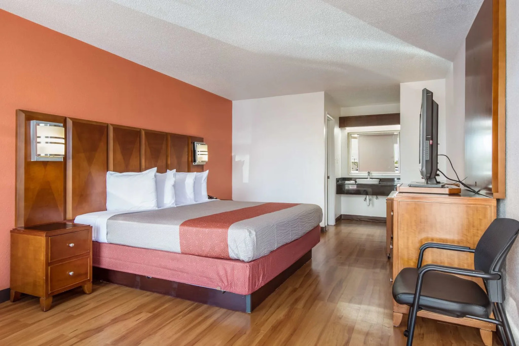 Motel 6-Van Buren, AR I- 40
