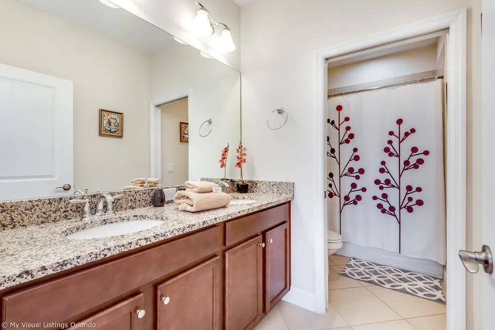 430cd Magical 4 Bedroom 4.5 Bathroom Town Home