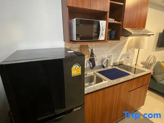 Thai Studio Condotel 777 Apartments are located next to the longest and cleanest beach
