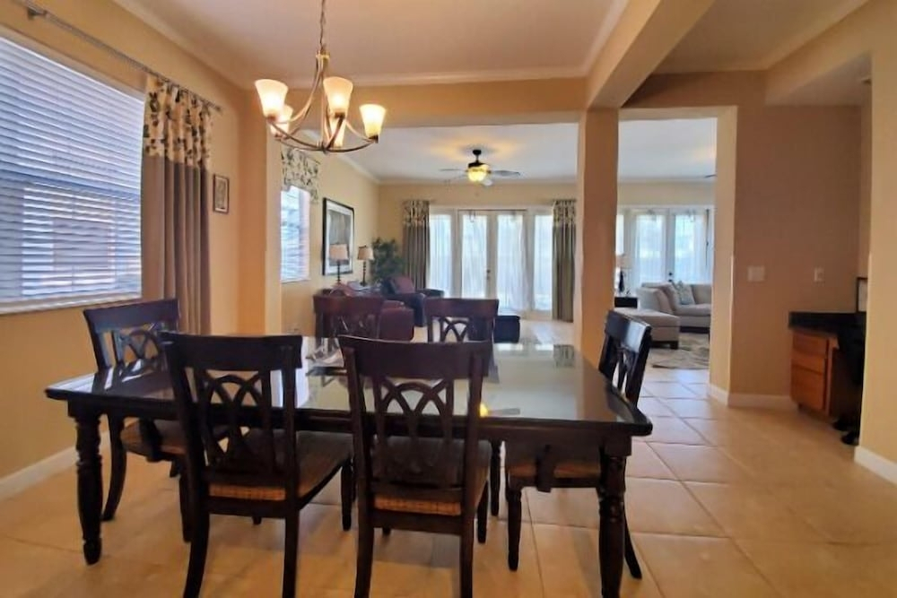 Villa W210 Beautiful 4 Bedroom Home