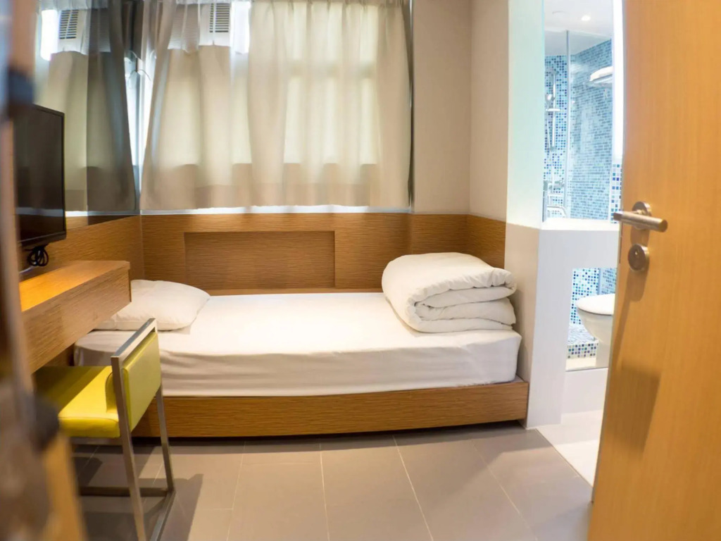 Nuts Hotel