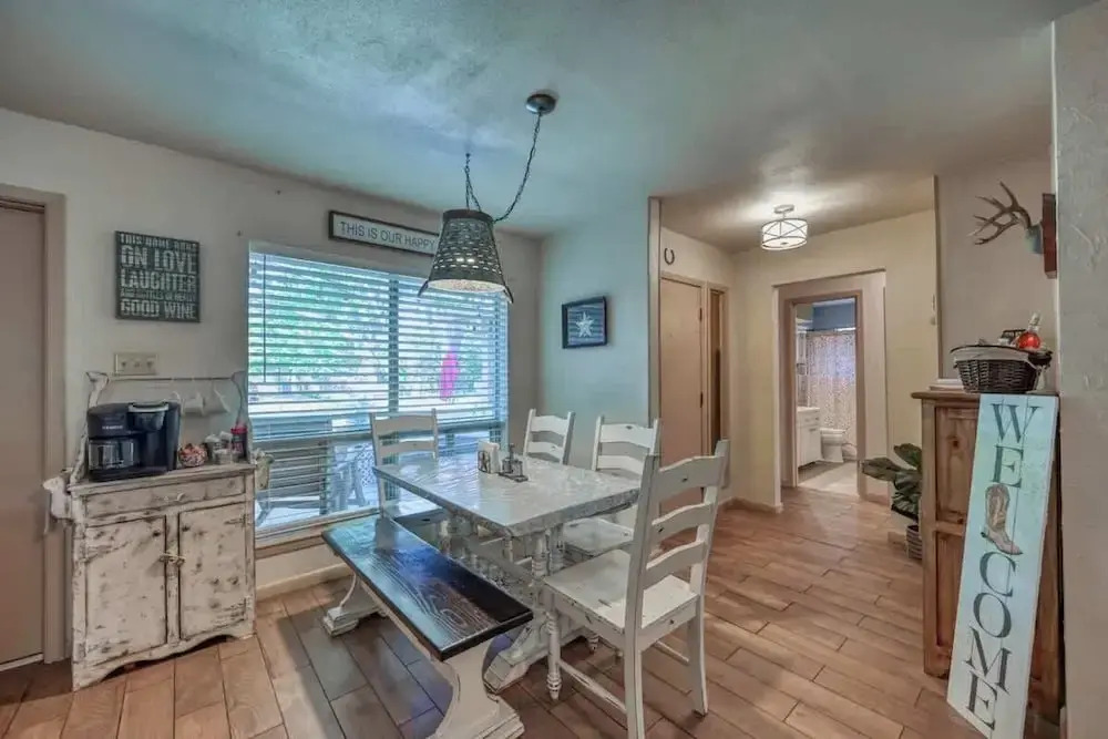 Kerrville Hidden Gem With Firepit and Grill - Great Location