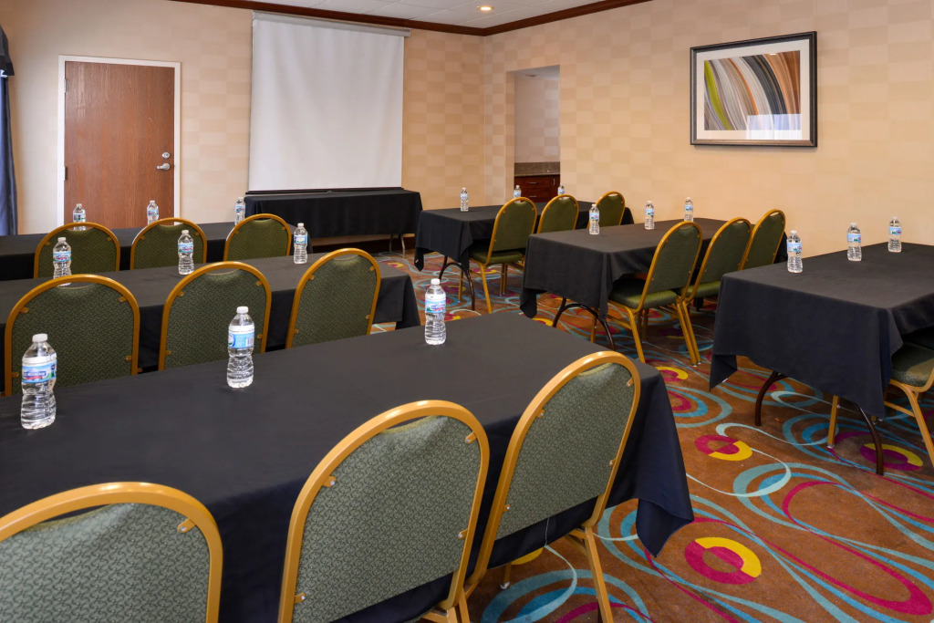 Holiday Inn Express & Suites Dayton-Huber Heights by IHG