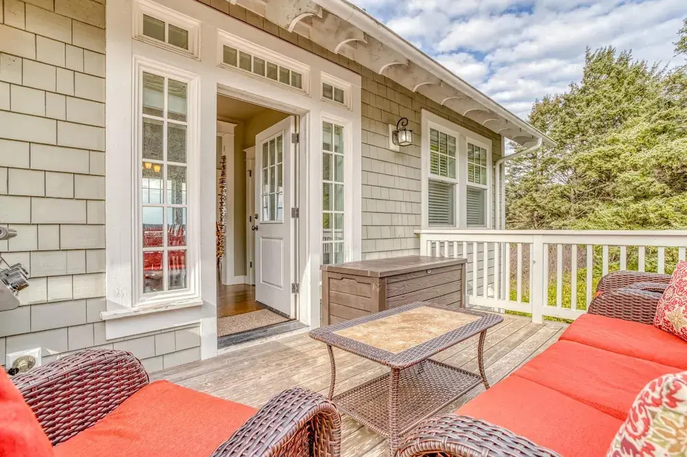 Stunning Ocean Views and Spacious Living - Gorgeous Coastal Retreat