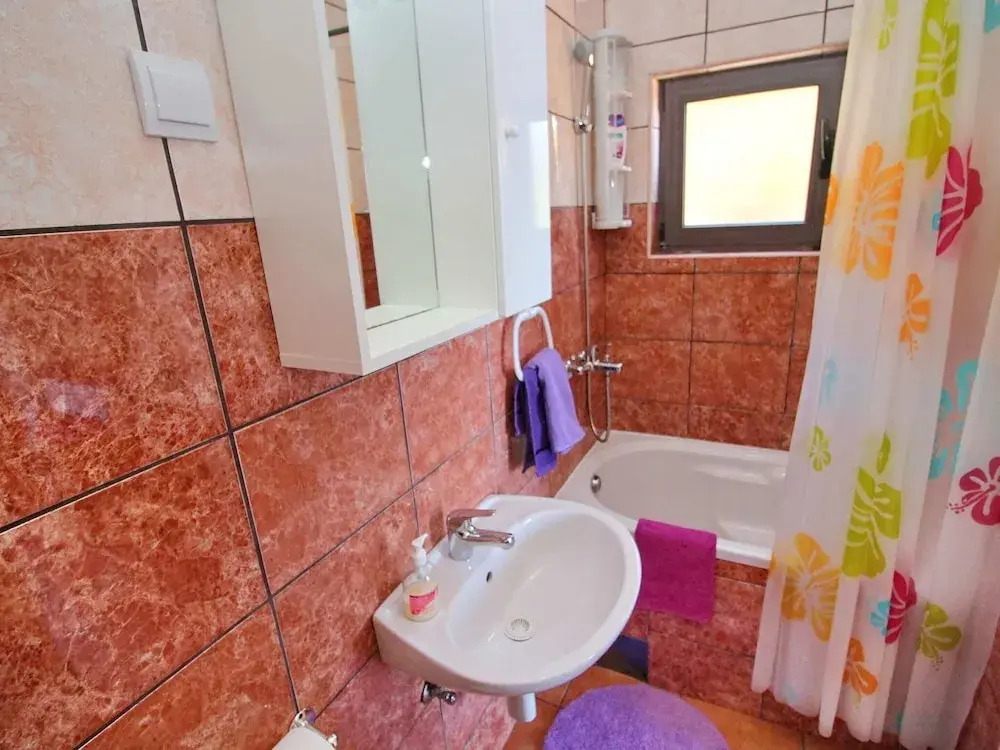 Apartments Filipovic - One-bedroom Apartment With Balcony and Sea View