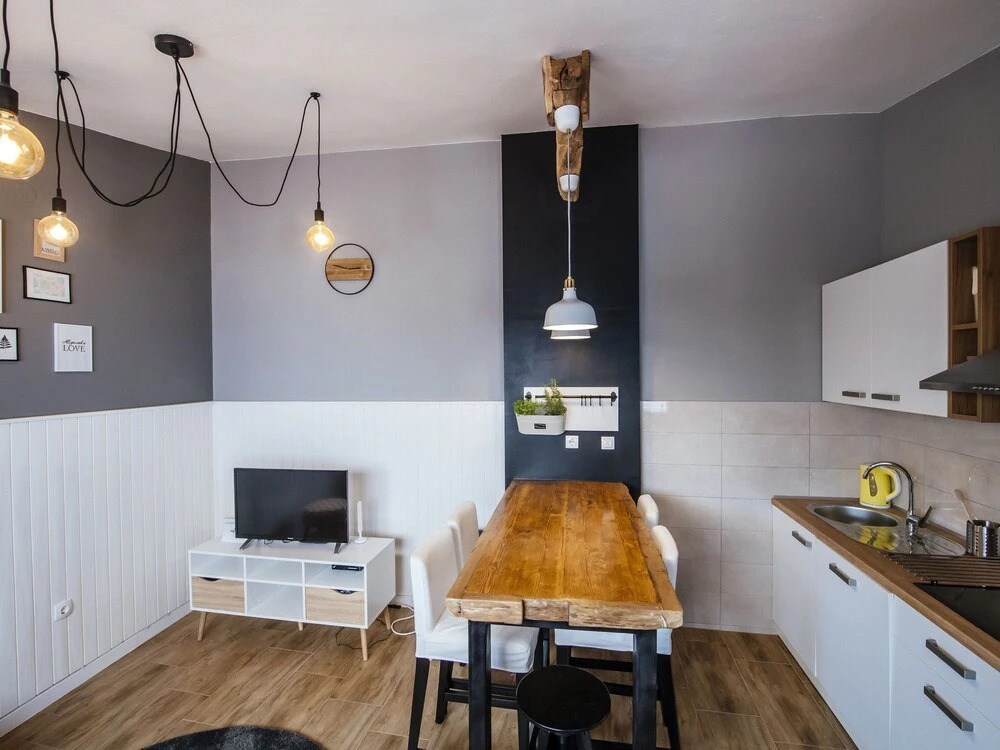 Charming Holiday Home in Razanac with Terrace