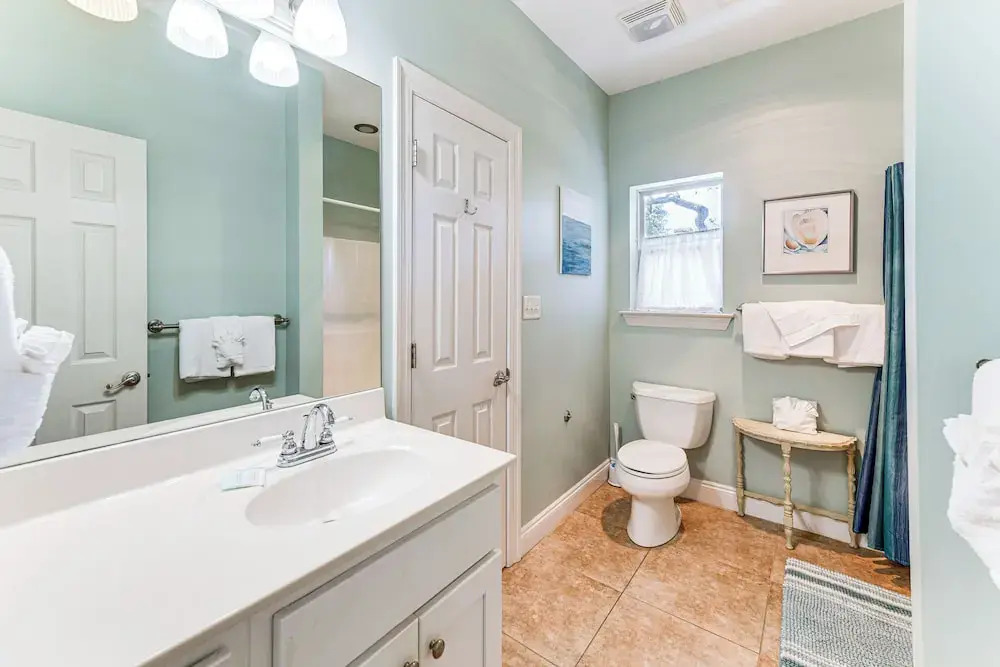 Gulf Shores Gem w/ Beachfront Patio & Sunset Pier!