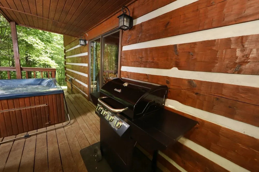 Bear Trails - Two Bedroom Cabin