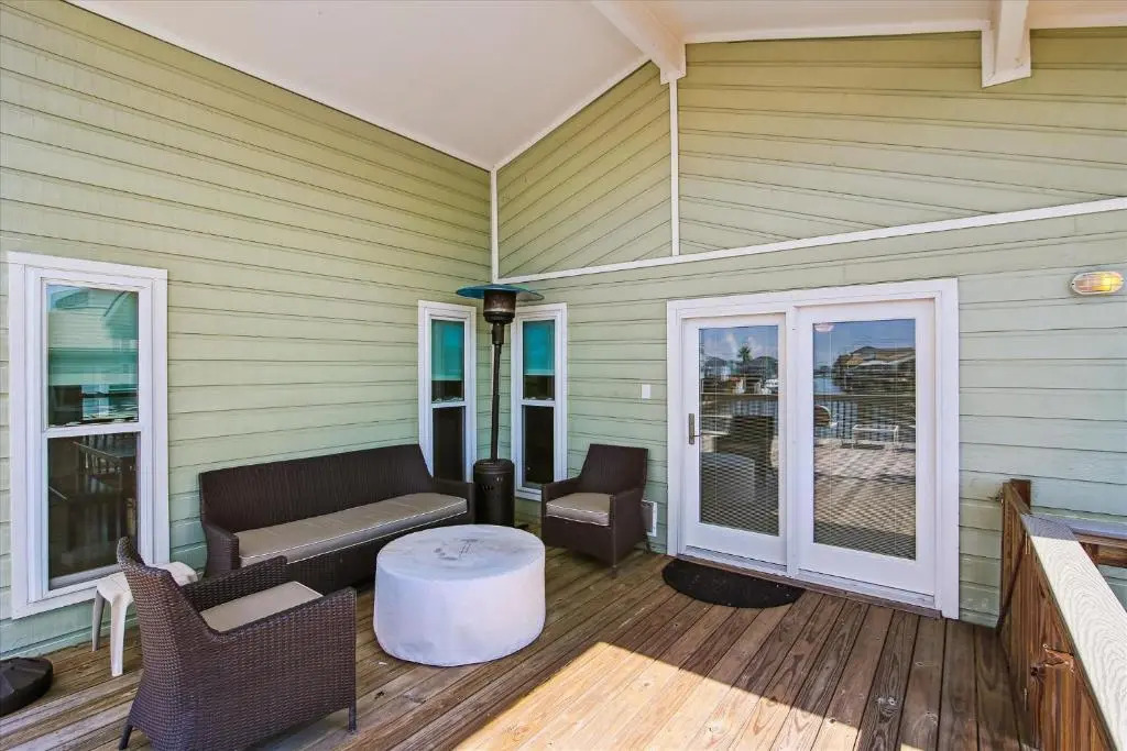 Canal Breeze by Ryson Vacation Rentals