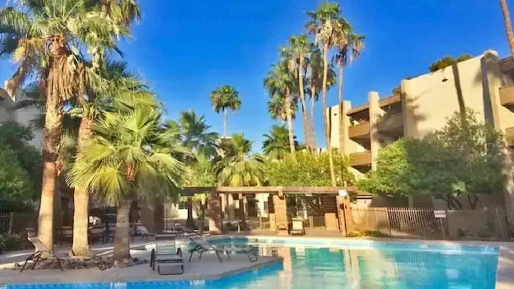 2 Bdrm Condo in the Heart of Old Town Scottsdale!