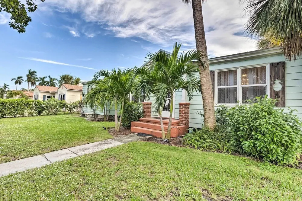 West Palm Beach Bungalow w/ Shared Backyard