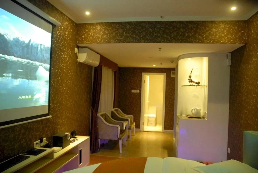 Yulongting Cinema Hotel