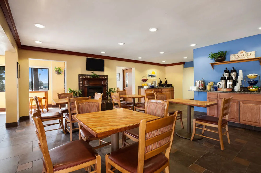 Days Inn & Suites East Flagstaff
