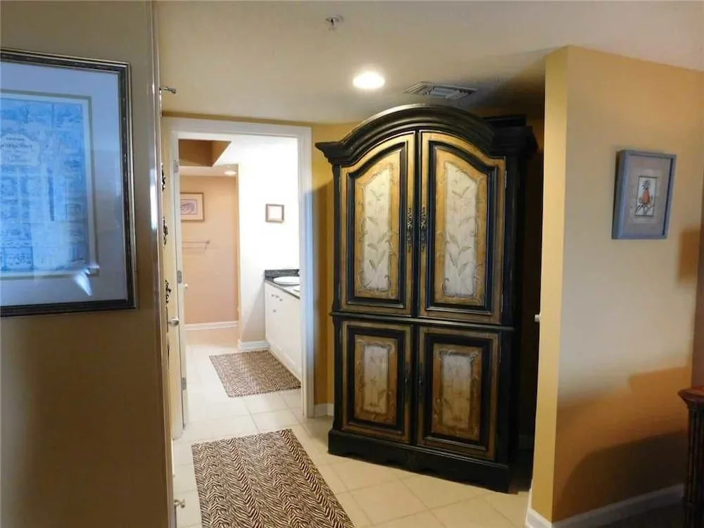 Yacht Club Villas #2-1005 3 Bedrooms 3 Bathrooms Condo