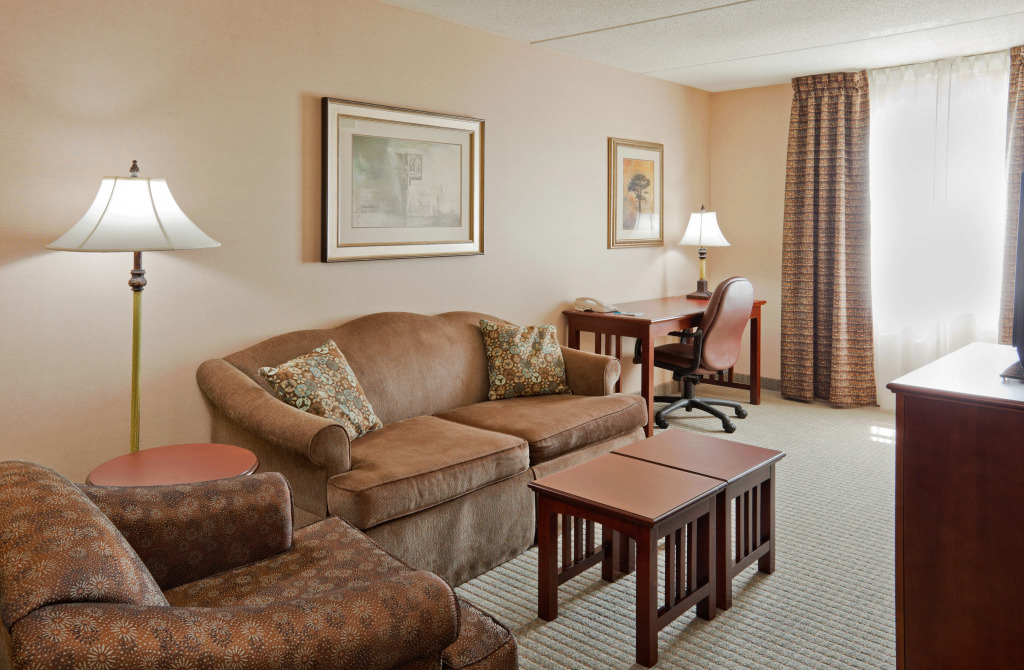 Staybridge Suites Oakville Burlington by IHG