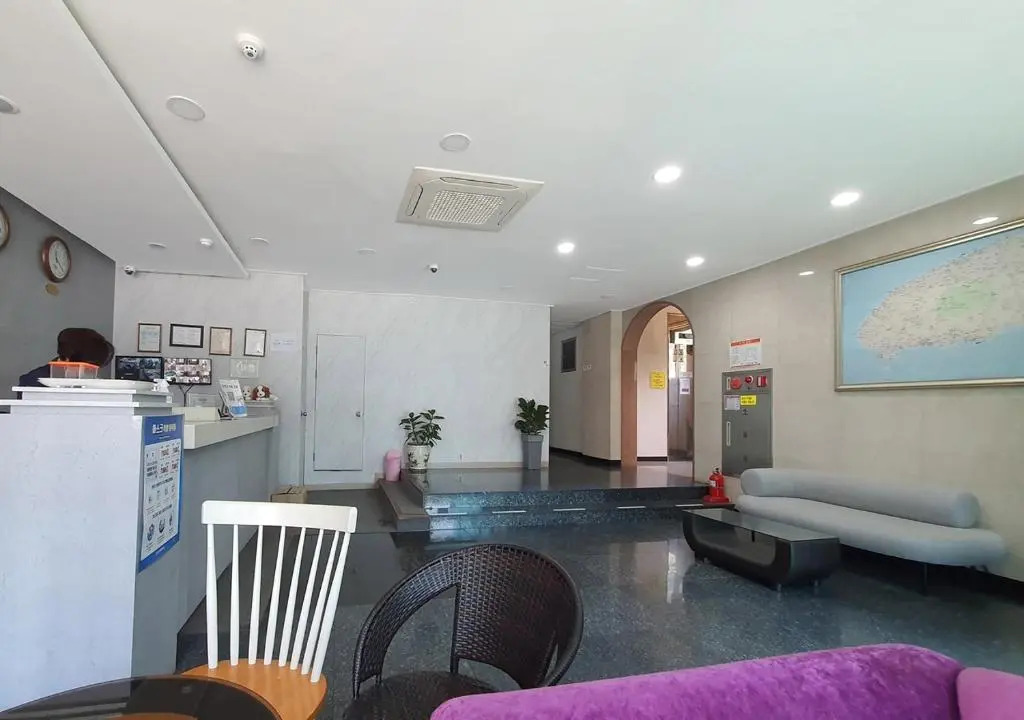 Apple Hotel