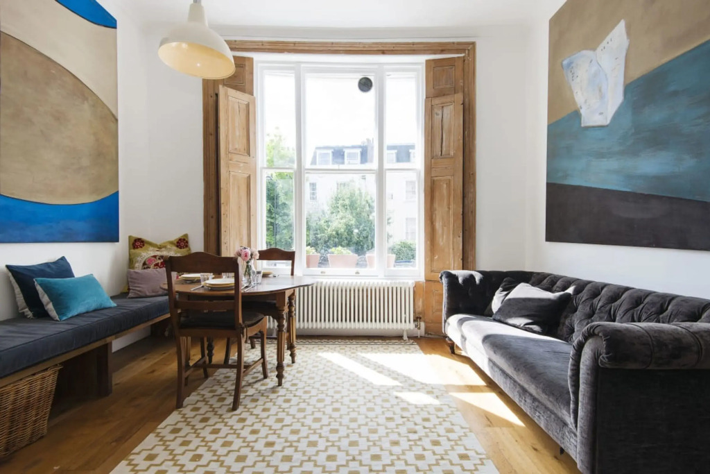 Bright Talbot Road Apartment