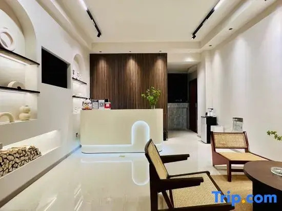 Yunlu Hotel (Guangwu Avenue Central Hospital Branch)