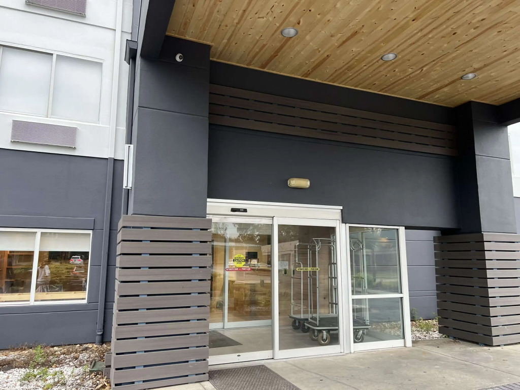 Country Inn & Suites by Radisson, LSU - Medical Corridor