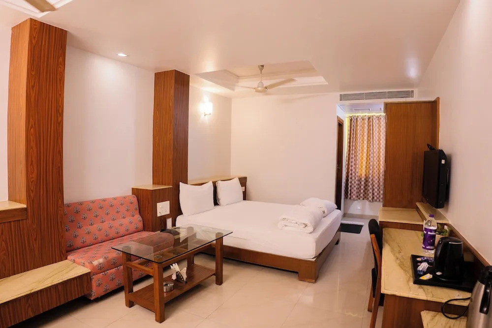Jains Hotel Rajhans