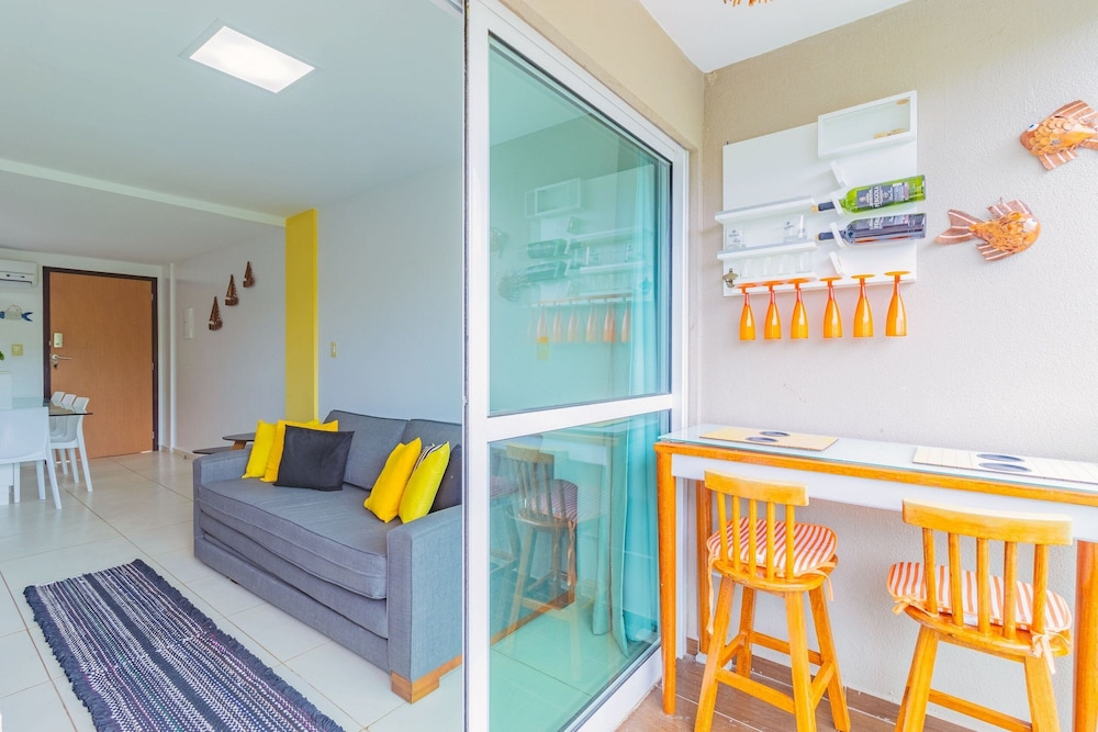 Porto Plaza #210 - Triple Flat by Carpediem