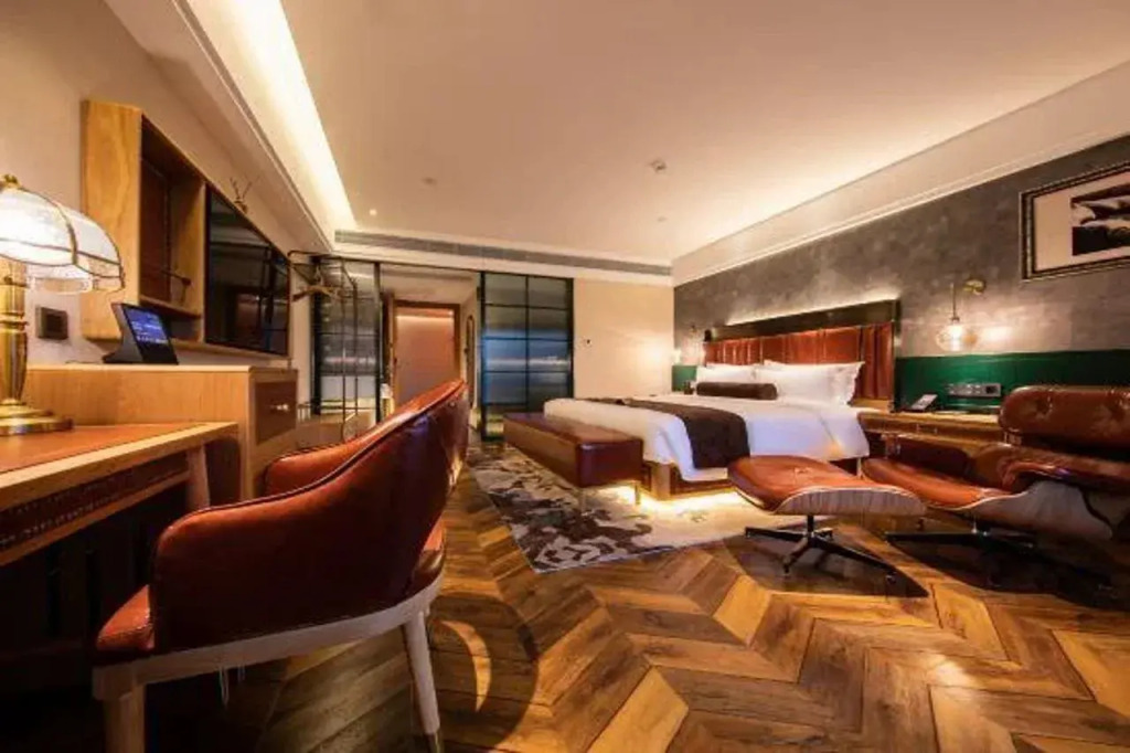 James Joyce Coffetel Hotel (Jinan West Railway Station Convention and Exhibition Center)