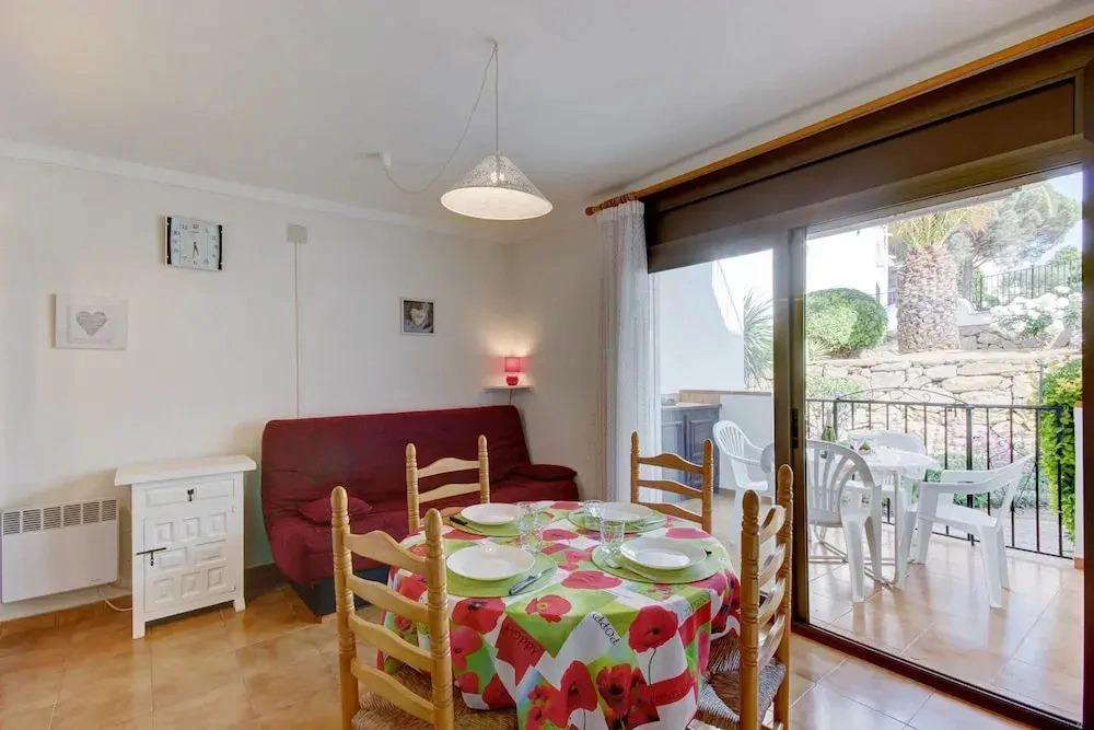 Apartment in Rosas Near Playa de Roses