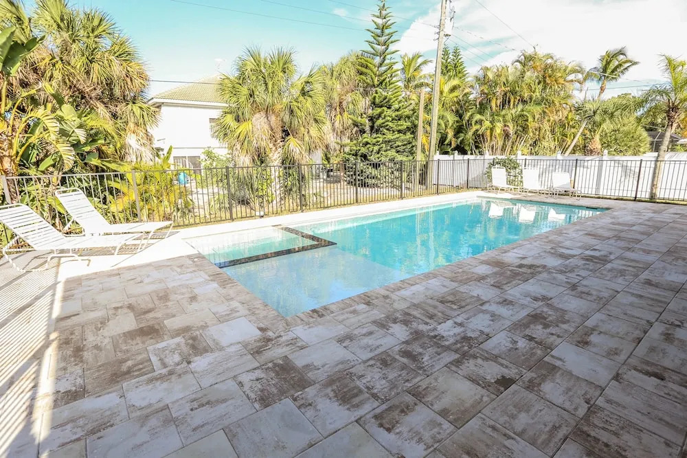 7965 Estero - Paradise Point