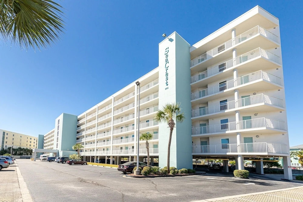 Seacrest 413 is a 2 BR Gulfside on Okaloosa Island by RedAwning