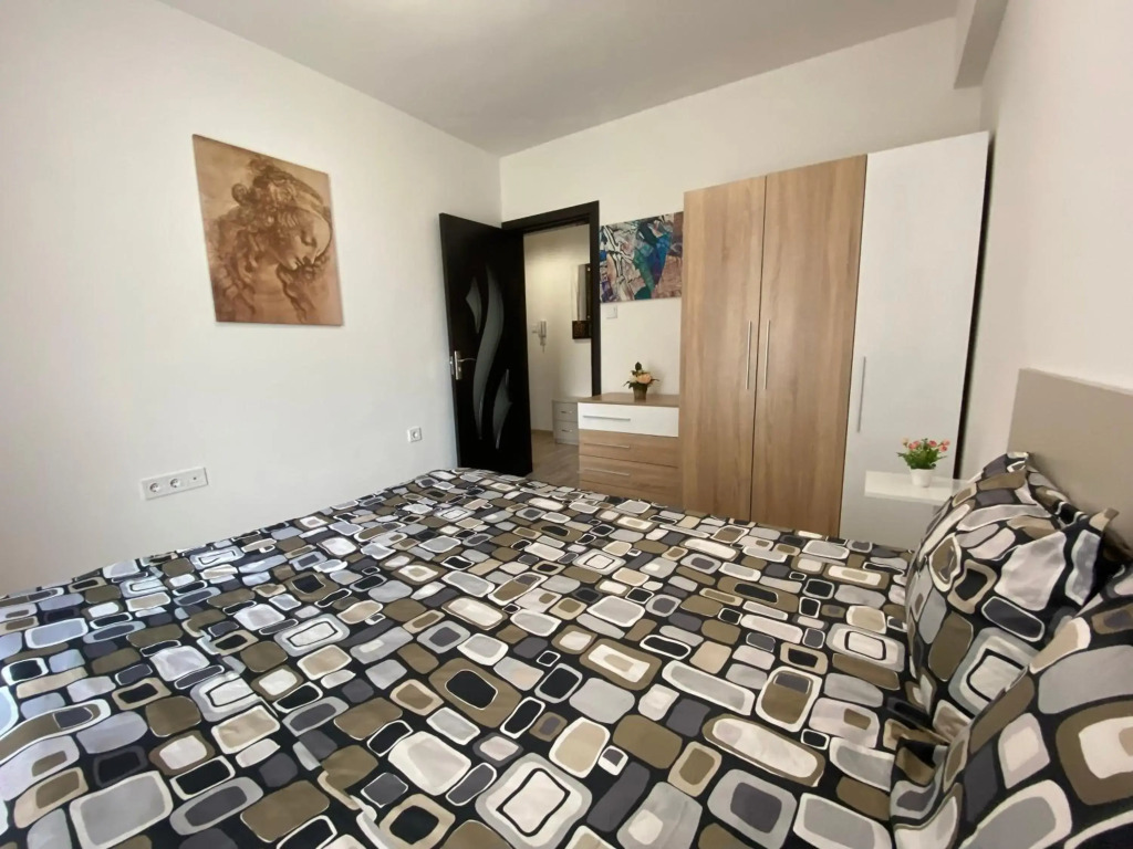 Brand New Cozy 1BR flat with AC & FREE street Parking