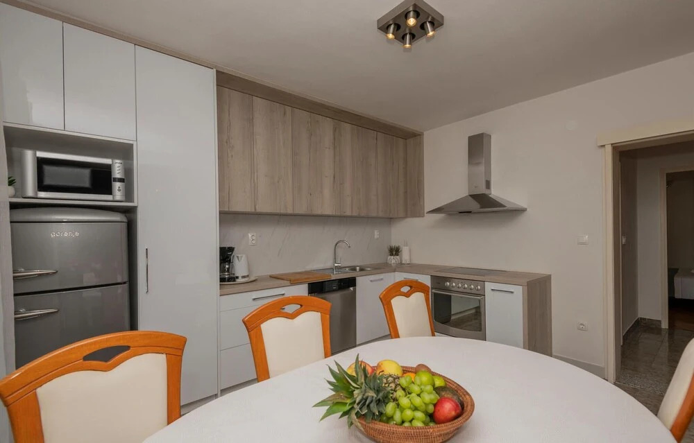 Awesome Home in Makarska With Wifi and 3 Bedrooms