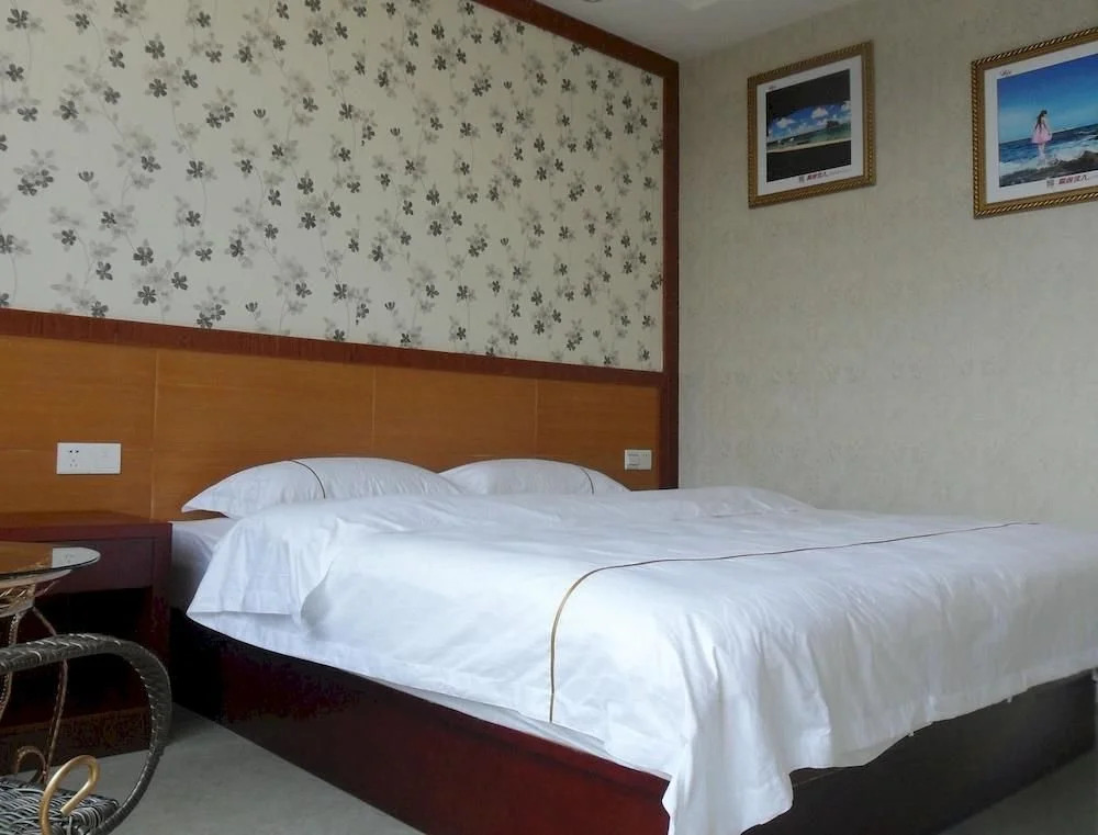 Weizhou Guanlan Holiday Hotel