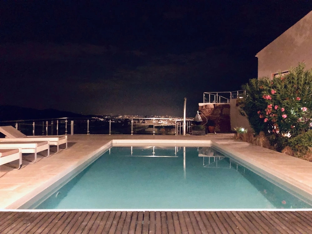 Uxurious Villa in Fréjus With Heated Pool & Panoramic View
