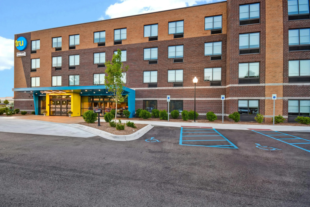 Tru By Hilton Sterling Heights Detroit