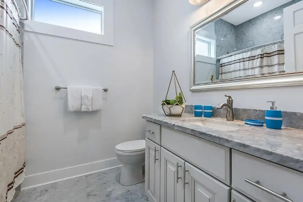 Newly Renovated 4BD Penthouse