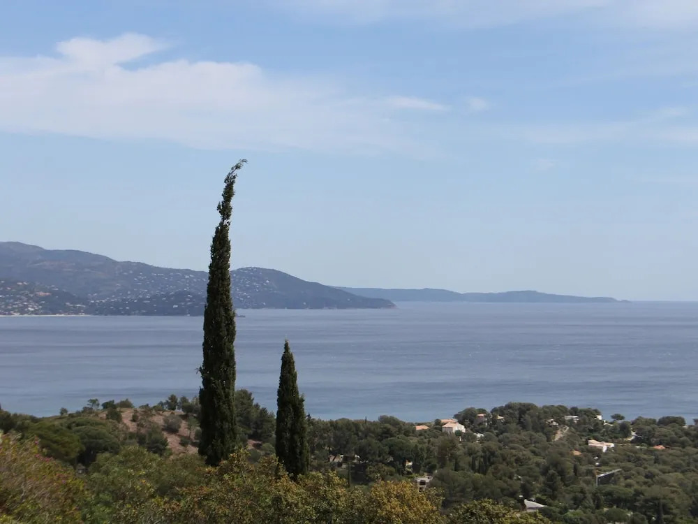 Experience between unspoilt nature and the Côte d'Azur, villa with amazing views