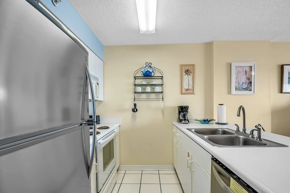 Royal Palms 603