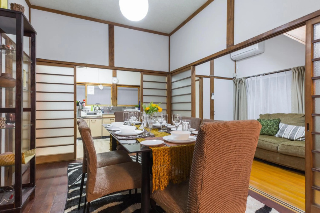 Samurai House - Large Family House, West Shinjuku