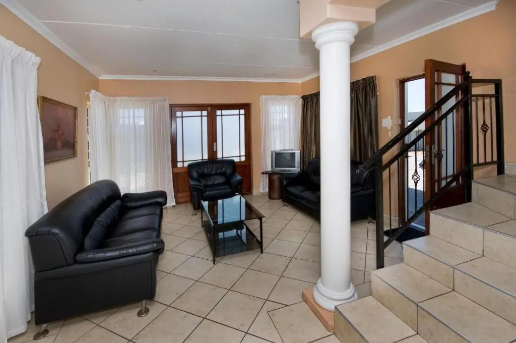 Dolphin Dance Lodge