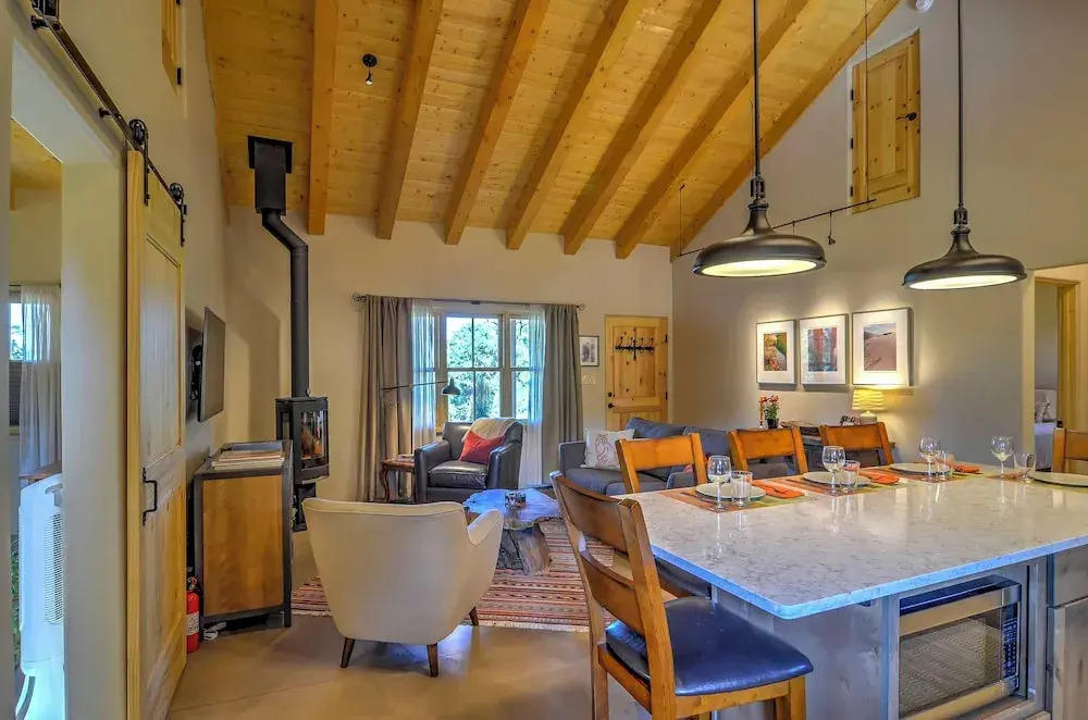 Hidden Santa Fe Gem - Nestled in Tesuque Hills!