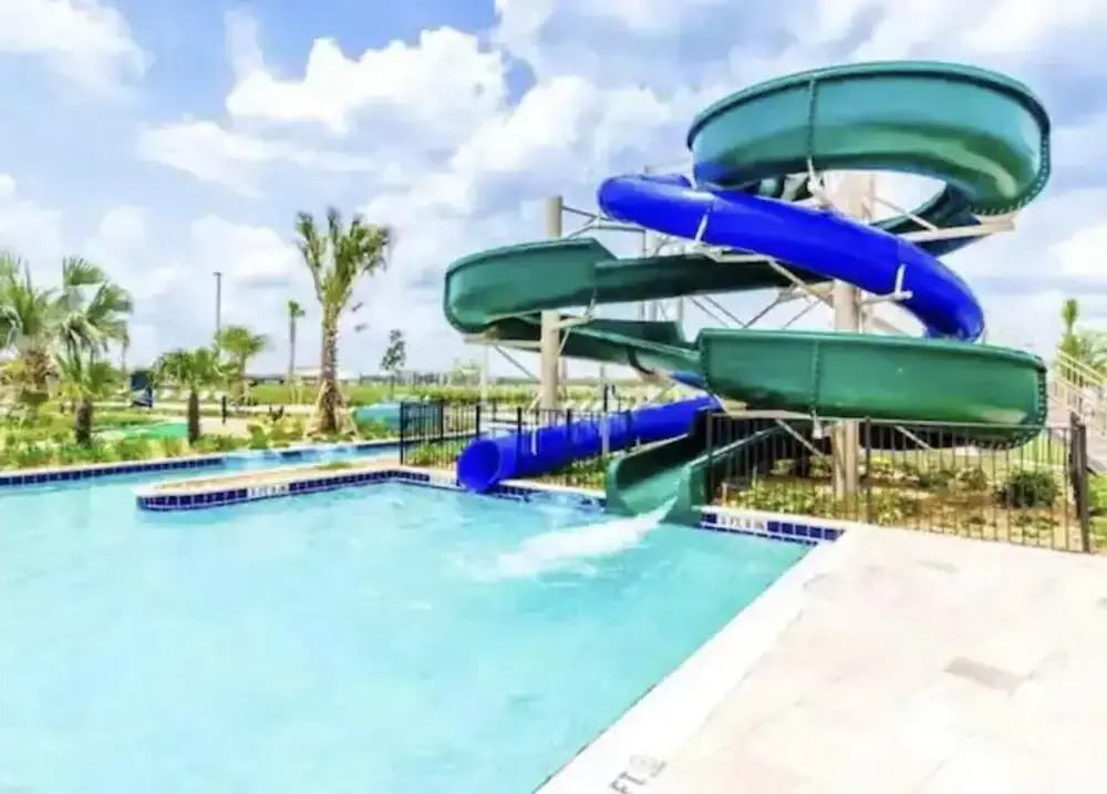 Storey Lake Resort, Private Pool, Near Famous Attractions!!