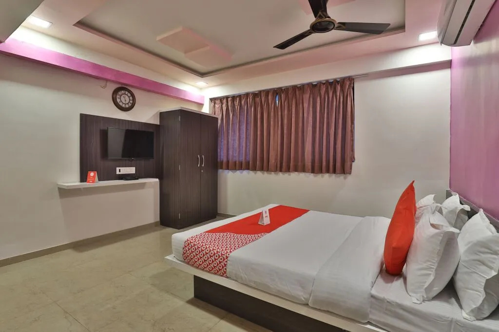 OYO Flagship 11557 Hotel Maharaja Palace