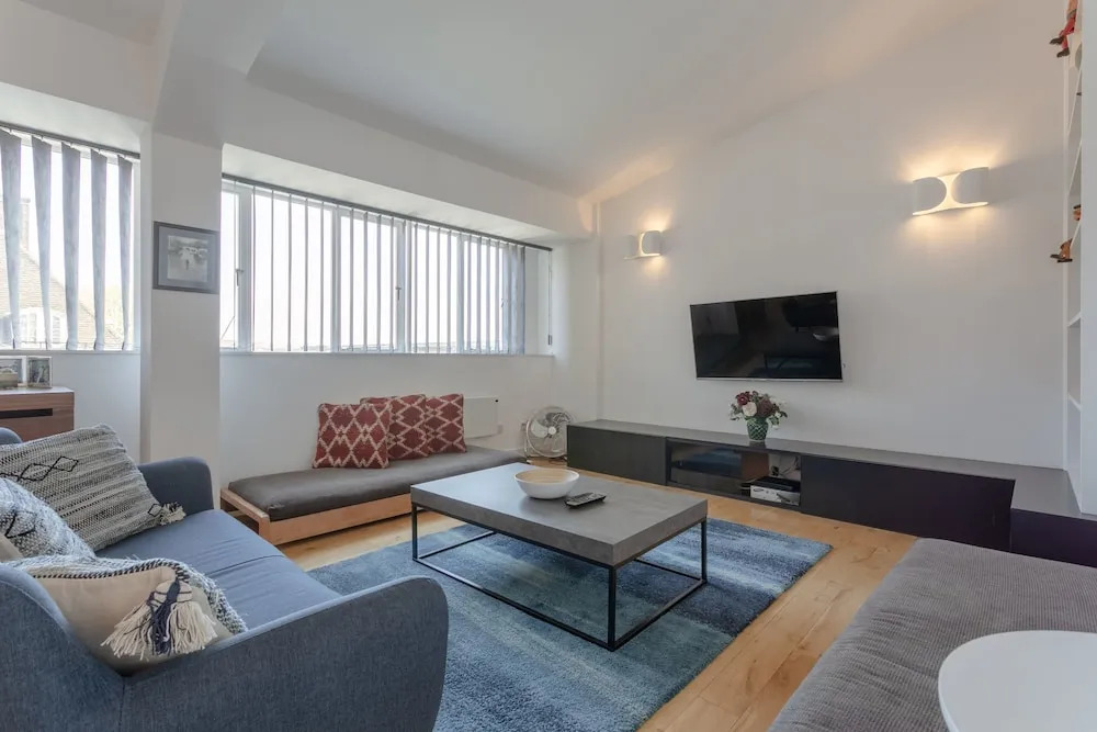 2 Bedroom Loft Near Edgware Road