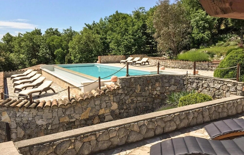 Nice Home in Brsec With Wifi, Private Swimming Pool and 4 Bedrooms